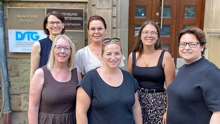 Gruppenfoto von 6 Frauen